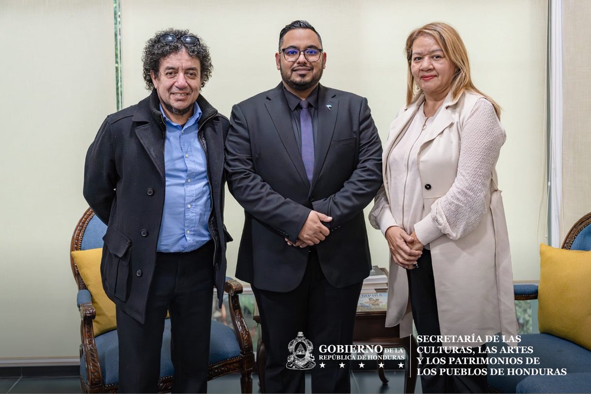 SECAPHN's tweet photo. El ministro Yasser Handal sostuvo un diálogo con representantes de Fundación de Artes Educativas, Coros y Orquestas de Honduras (FARECOH) y Banda 504 para fortalecer el arte y la música en Honduras. 🎶 🇭🇳
#SECAPPH #MúsicaHondureña #VamosAEstarBien https://t.co/X060h2KMK6
