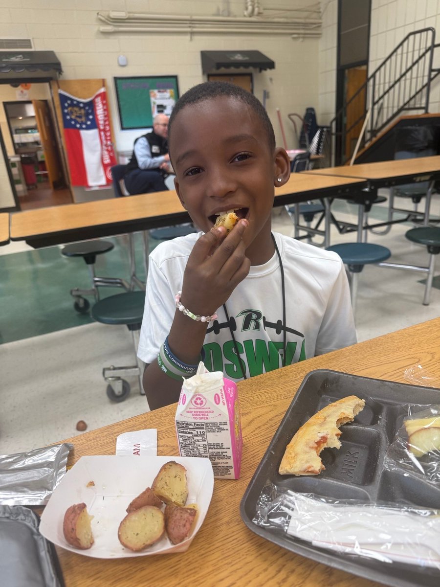 FCSNutrition's tweet photo. 🥔✨ February Local Item: Red Potatoes! Grown right here in the Southeast, these farm‑fresh potatoes shine in our classic Low Country Boil. Stop by the café this month and taste the difference local makes! 🙌💚 #FuelingGA #GSNALegacyBuilders #GATrayoftheWeek #FarmtoSchool https://t.co/BWXQleLNTZ