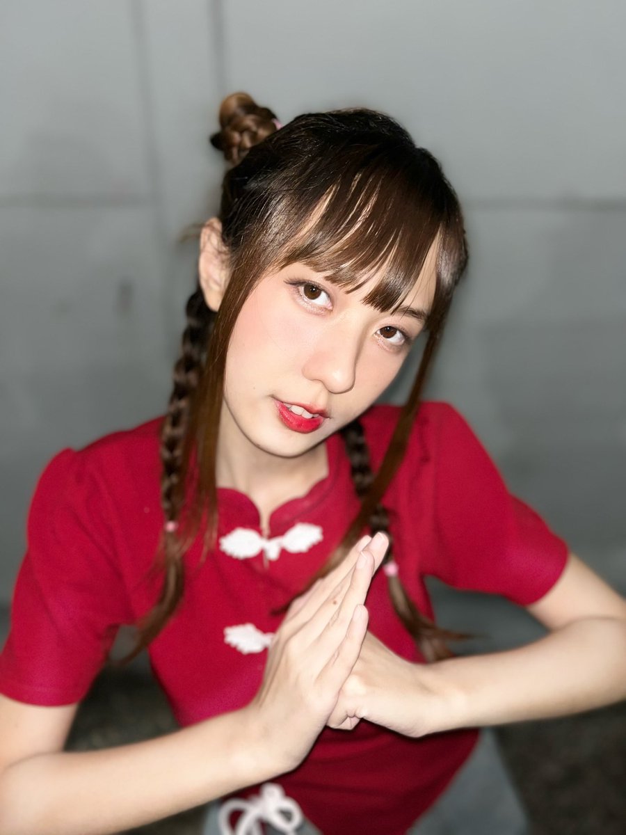 Baifern_Chan's tweet photo. 𝙃𝙖𝙥𝙥𝙮 𝘾𝙝𝙞𝙣𝙚𝙨𝙚 𝙉𝙚𝙬 𝙔𝙚𝙖𝙧✨

หมวยมานี่มา~🧧❤️🪭

#Baifernchan #バイファーンちゃん 
#BaifernPhatchamon  #アイドル https://t.co/GgppY9kIb0