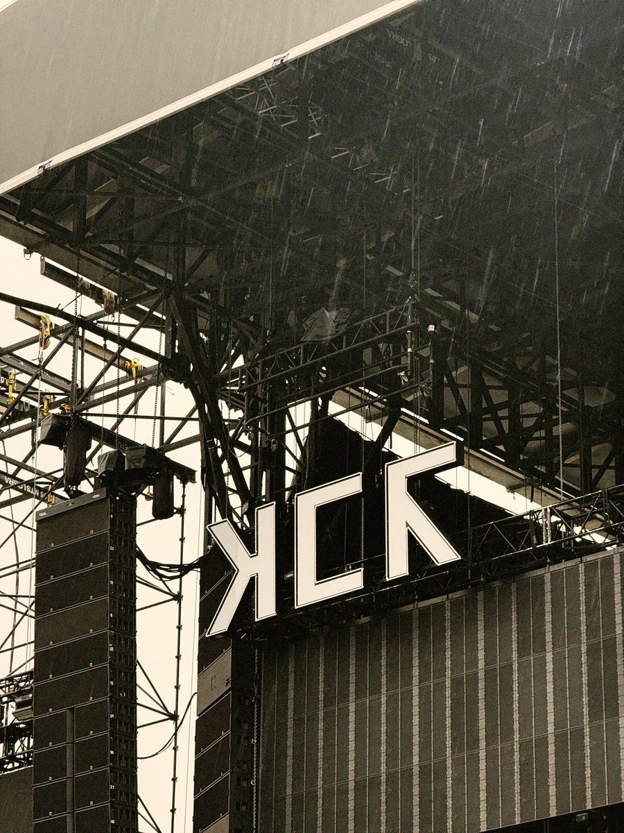 elehacheele's tweet photo. 8 días y yo sigo sin superar este día 🥹🖤 #MCR https://t.co/LvJZPsa3t5