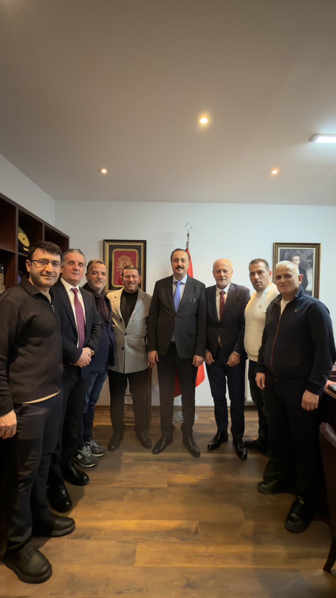 TC_UskupBE's tweet photo. Büyükelçimiz Fatih Ulusoy, Mehmet Akif Ersoy Eğitim Kültür ve Yardımlaşma Derneği Başkanı Muhammedali Aliyi ve beraberindeki heyetle biraraya gelmiştir. Milli şairimizin adını taşıyan derneğimize çalışmalarında başarılar diler, nazik ziyaretleri için şükranlarımızı sunarız. https://t.co/TZmHom9xMA
