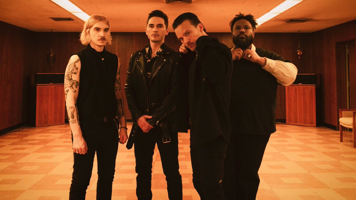 Rock Sound tweet media