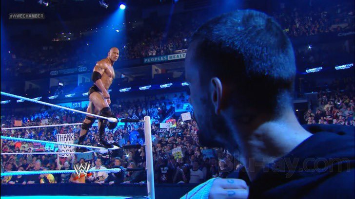 في مثل هذا اليوم قبل 13 عام 🔙:

مواجهة ذا روك و سي ام بانك في عرض Elimination Chamber 2013 و التي انتهت بفوز ذا روك و ذهابه لمواجهة جون سينا في ماين ايفنت راسلماينا 29 🔥