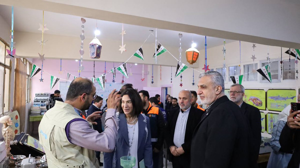 QalaatAlMudiq's tweet image. #Syria: rehabilitation of 10 schools in Sheikh Maqsoud and Ashrafiyah districts (#Aleppo), seized from #SDF 6 weeks ago, has been completed.

The 10 schools were officially inaugurated today.

The work was carried out by multiple humanitarian organizations, funded through the