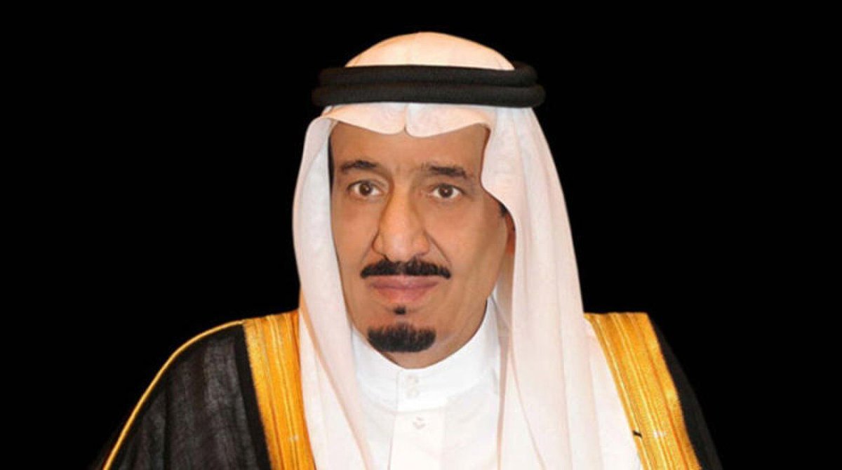 خادم الحرمين الشريفين:  

إخواني وأخواتي المواطنين والمقيمين في المملكة والمسلمين في أنحاء العالم نهنئكم بحلول شهر رمضان الذي تفتح فيه أبواب الجنة وفيه ليلة خير من ألف شهر سائلين الله سبحانه أن يعيننا على الصيام والقيام وأداء الطاعات

نحمد المولى العلي القدير على ما خص به بلادنا