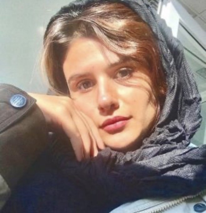 شوار یکی از هزاران جوانی‌ست که در تاریخ ۱۹ دی زندانی شده و هنوز اطلاعی ازش نداریم.   صدای این بازیگر زیبا و شجاع تئاتر و سینما باشیم 
#شوار_کریم_زاده 
#IranMassacre