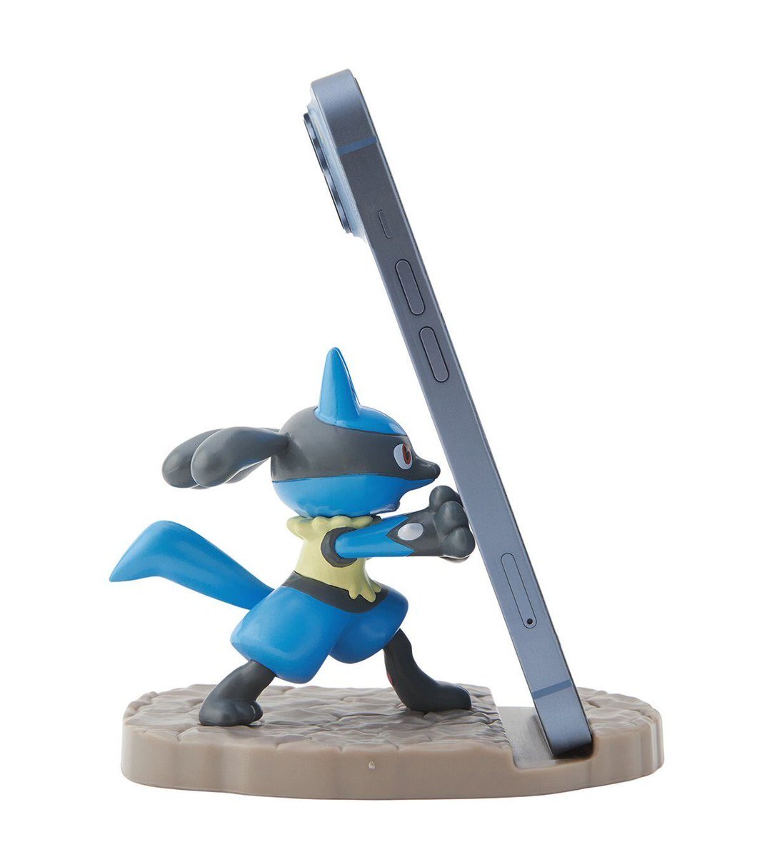 Nouveau support Lucario pour smartphone disponible prochainement dans les Pokémon Center au Japon