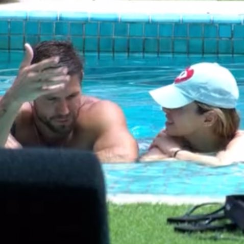 os grupos: acho melhor vcs pararem com essas brincadeirinhas 
os dois nem 5 dias depois: