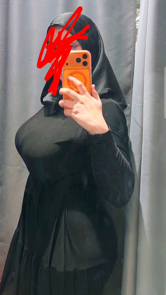reniversa's tweet photo. ياهووووو ستوري اختي قبل شوي تديثت شوفو جسمها 😵‍💫😵‍💫😵‍💫😵‍💫😵‍💫😵‍💫😵‍💫
#ديوت_بدوي 
#معصيتي_رحتييًِِ https://t.co/IaqRU1EDYG