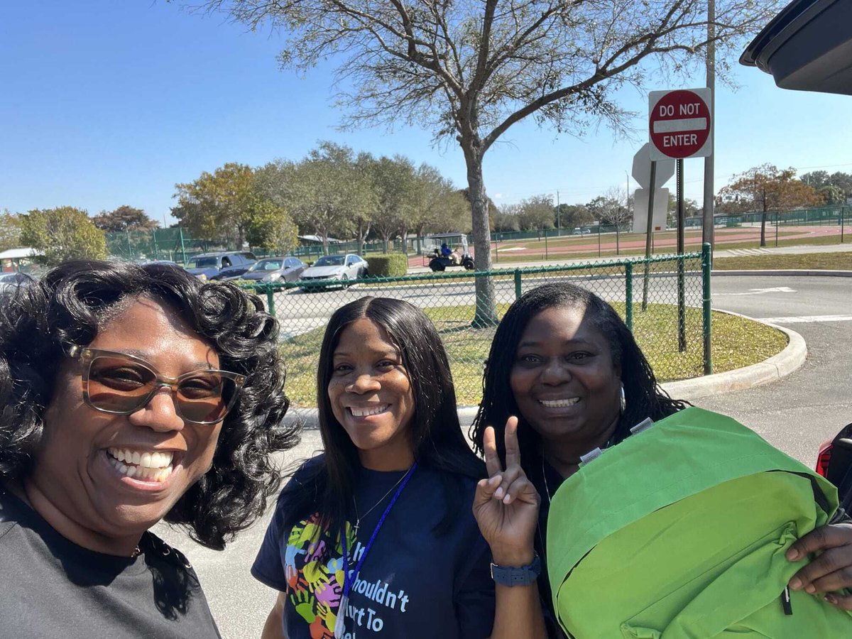 Pines Collegiate Academy 6-12 tweet media