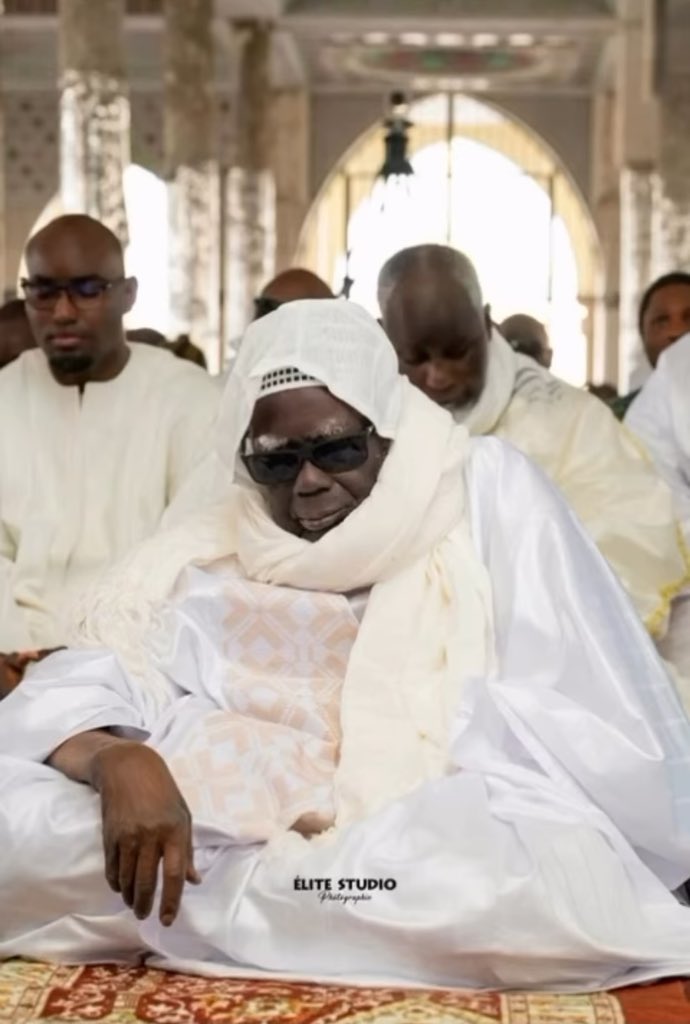 Mbakké Yalla nga fi yag lool rék Amuñu sa fayy te mëunu ñulaa fay xana di top ndigëul yi rék 
teh dila ñanal nga yag fi rék Barkep Sërigñ bi 🤍🥹