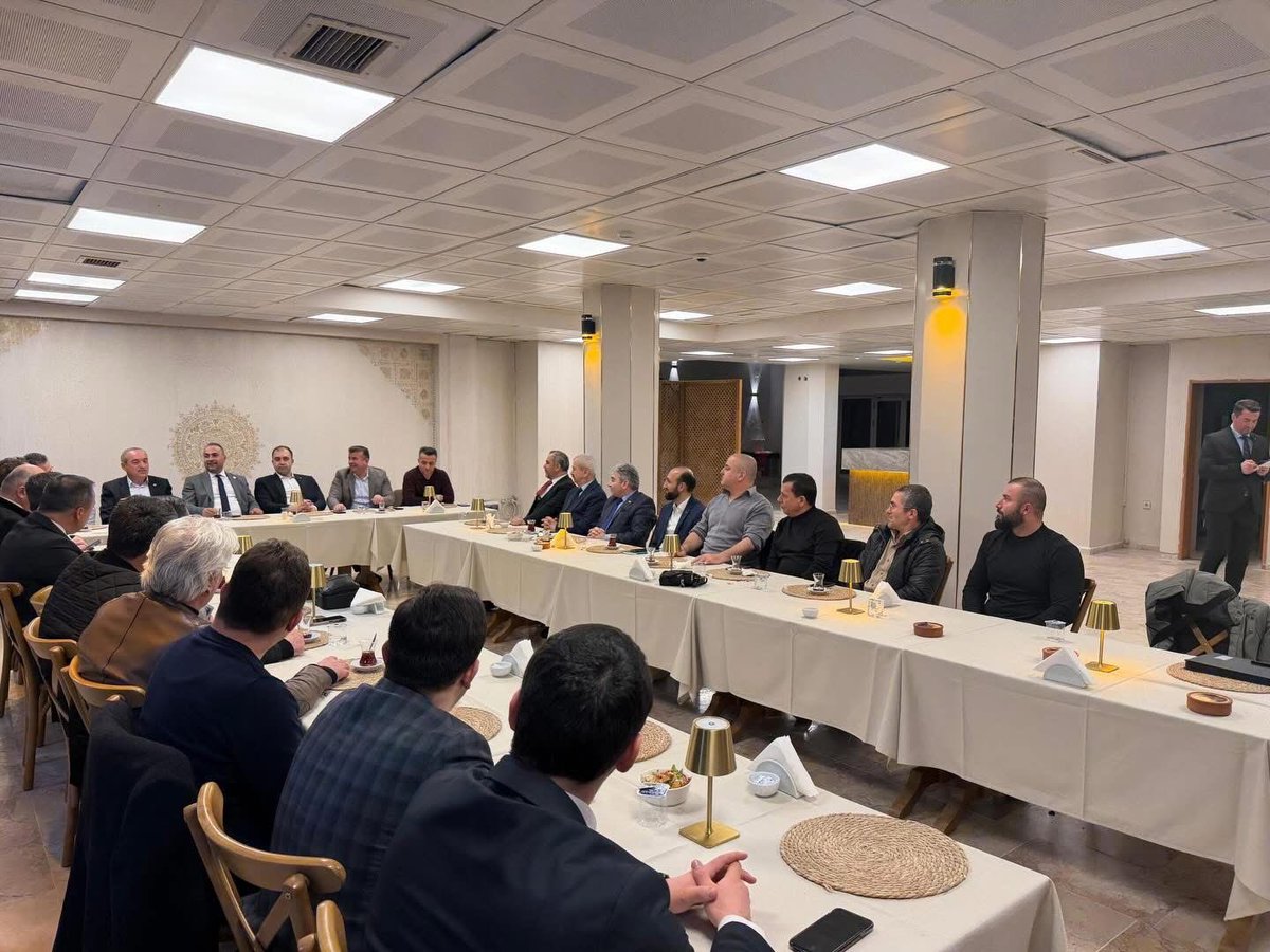 profdraakkaya's tweet photo. Bartın Eğitim Destek Platformu (EDEP) toplantısına katılım sağlayarak, eğitim ve kültür alanında yürütülen çalışmalar ile kurumlar arası iş birliğinin geliştirilmesine yönelik yapılan istişarelerde bulunmaktan memnuniyet duydum.

Bartın İl Millî Eğitim Müdürü ve EDEP İl Koordinatörü sayın Ramazan Aşçı başkanlığında Ulus Doğa Park Otel’de gerçekleştirilen toplantıda; Ulus Kaymakamı sayın Fırat Kadiroğlu, Ulus Belediye Başkanı sayın Hasan Hüseyin Uzun, İl Genel Meclis Üyesi sayın N. Cumhur Işık ve platform üyeleriyle bir araya geldik.

Eğitim paydaşlarımızla birlikte ortak akıl ve iş birliği anlayışıyla yürütülen bu tür platformların, şehrimizin eğitim ve kültür hayatına önemli katkılar sunacağına inanıyor; toplantının hayırlı olmasını temenni ediyorum.