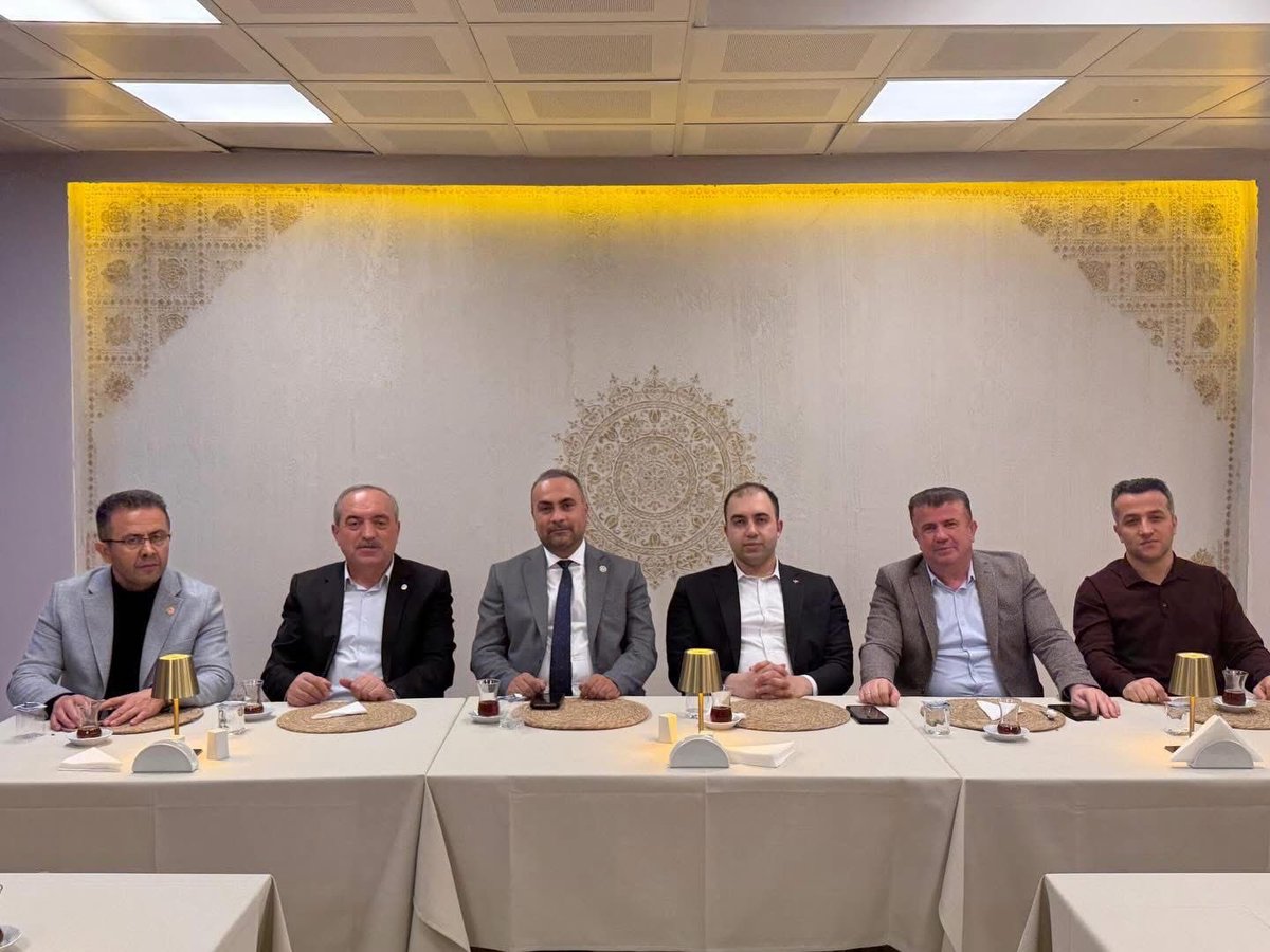 profdraakkaya's tweet photo. Bartın Eğitim Destek Platformu (EDEP) toplantısına katılım sağlayarak, eğitim ve kültür alanında yürütülen çalışmalar ile kurumlar arası iş birliğinin geliştirilmesine yönelik yapılan istişarelerde bulunmaktan memnuniyet duydum.

Bartın İl Millî Eğitim Müdürü ve EDEP İl Koordinatörü sayın Ramazan Aşçı başkanlığında Ulus Doğa Park Otel’de gerçekleştirilen toplantıda; Ulus Kaymakamı sayın Fırat Kadiroğlu, Ulus Belediye Başkanı sayın Hasan Hüseyin Uzun, İl Genel Meclis Üyesi sayın N. Cumhur Işık ve platform üyeleriyle bir araya geldik.

Eğitim paydaşlarımızla birlikte ortak akıl ve iş birliği anlayışıyla yürütülen bu tür platformların, şehrimizin eğitim ve kültür hayatına önemli katkılar sunacağına inanıyor; toplantının hayırlı olmasını temenni ediyorum.