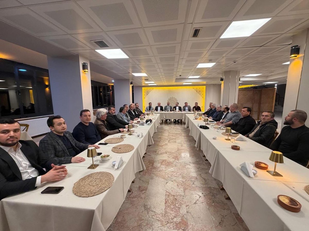 profdraakkaya's tweet photo. Bartın Eğitim Destek Platformu (EDEP) toplantısına katılım sağlayarak, eğitim ve kültür alanında yürütülen çalışmalar ile kurumlar arası iş birliğinin geliştirilmesine yönelik yapılan istişarelerde bulunmaktan memnuniyet duydum.

Bartın İl Millî Eğitim Müdürü ve EDEP İl Koordinatörü sayın Ramazan Aşçı başkanlığında Ulus Doğa Park Otel’de gerçekleştirilen toplantıda; Ulus Kaymakamı sayın Fırat Kadiroğlu, Ulus Belediye Başkanı sayın Hasan Hüseyin Uzun, İl Genel Meclis Üyesi sayın N. Cumhur Işık ve platform üyeleriyle bir araya geldik.

Eğitim paydaşlarımızla birlikte ortak akıl ve iş birliği anlayışıyla yürütülen bu tür platformların, şehrimizin eğitim ve kültür hayatına önemli katkılar sunacağına inanıyor; toplantının hayırlı olmasını temenni ediyorum.