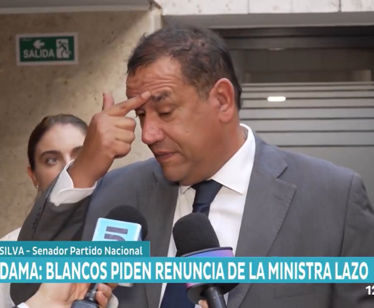 Todo el verano llorando por la seca, pero parece que el quincho le brotó bien al patrón manitas de bebé. Se ve que tiene riego artificial.
Después le decís pituco de Punta Carreras que juega al paisano, se ofende y te bloquea. 💅