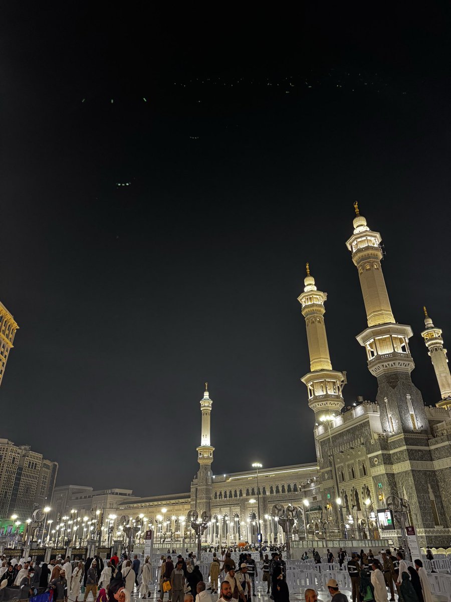 wa049's tweet photo. "وكأن الحياة في رمضان تُزهر." 🌙🤍 https://t.co/VGGDU63eHi