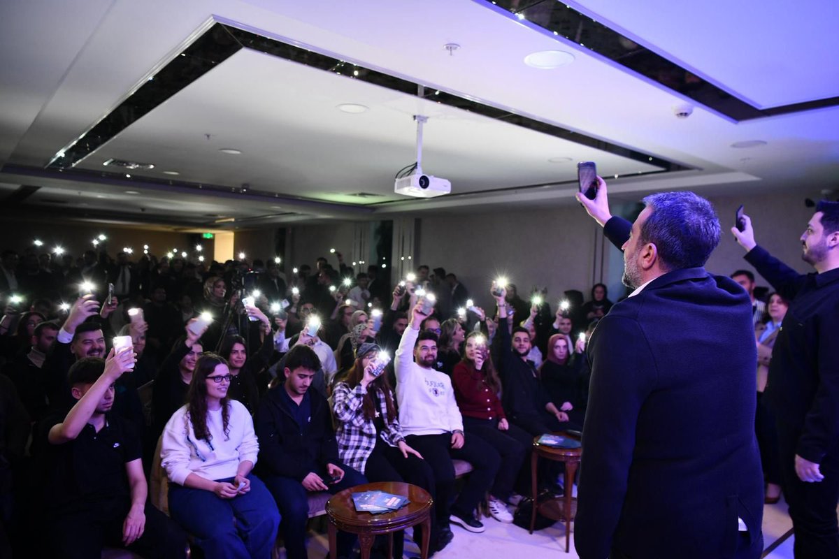 AkpartiAnkara's tweet image. İl Başkanımız @hakanhanozcan AK Gençlik Ankara tarafından düzenlenen “Ankara’yı Ankara’dan Dinle” programına katılarak gençlerimizle bir araya geldi.

#GençlikleBaşka