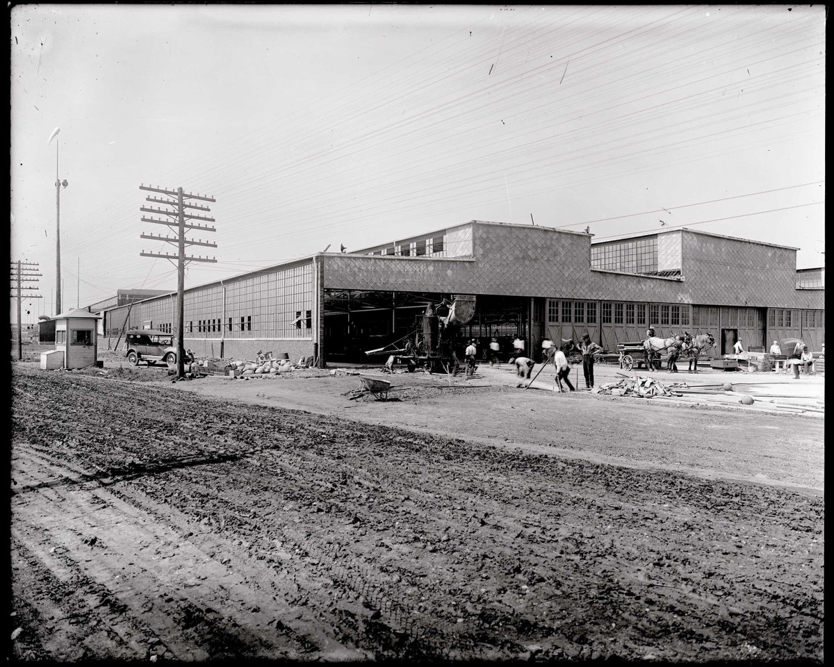 DanisBuilds's tweet photo. In 1918, demand for battle planes surged at the start of WWI. Danis built Plant 1 for the Dayton-Wright Airplane Co. while crews produced 40 battle planes per day onsite. As we celebrate 110 years, we reflect on the innovation and grit that continues to define us today.
#110Years https://t.co/q3nWJVTwDc