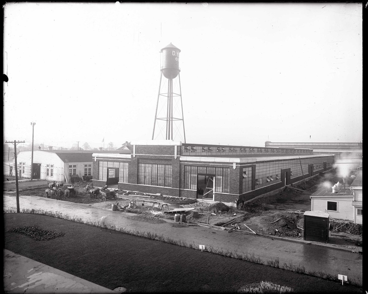 DanisBuilds's tweet photo. In 1918, demand for battle planes surged at the start of WWI. Danis built Plant 1 for the Dayton-Wright Airplane Co. while crews produced 40 battle planes per day onsite. As we celebrate 110 years, we reflect on the innovation and grit that continues to define us today.
#110Years https://t.co/q3nWJVTwDc