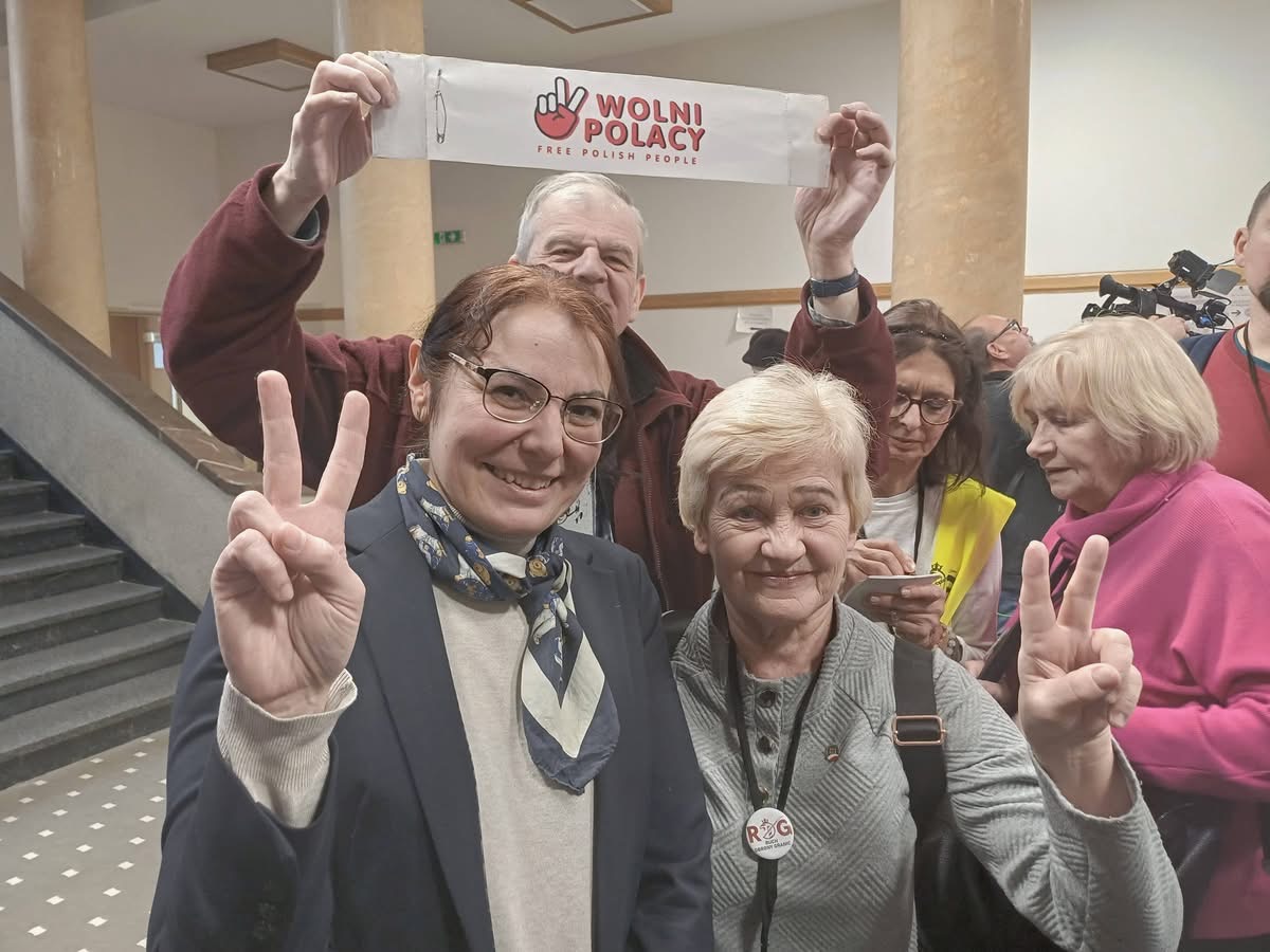 Polka. Odważna Kobieta. Dziś w Sądzie obnażyła podłe złe i niezgodne z procedurą postępowanie prokuratury w sprawie Funduszu Sprawiedliwości. 
#DomagamySięStosowaniaPrawa a nie zemsty i igrzysk. 
<a href="/WolniPolacy24/">Wolni Polacy 24 #MuremZaBorowskim</a>