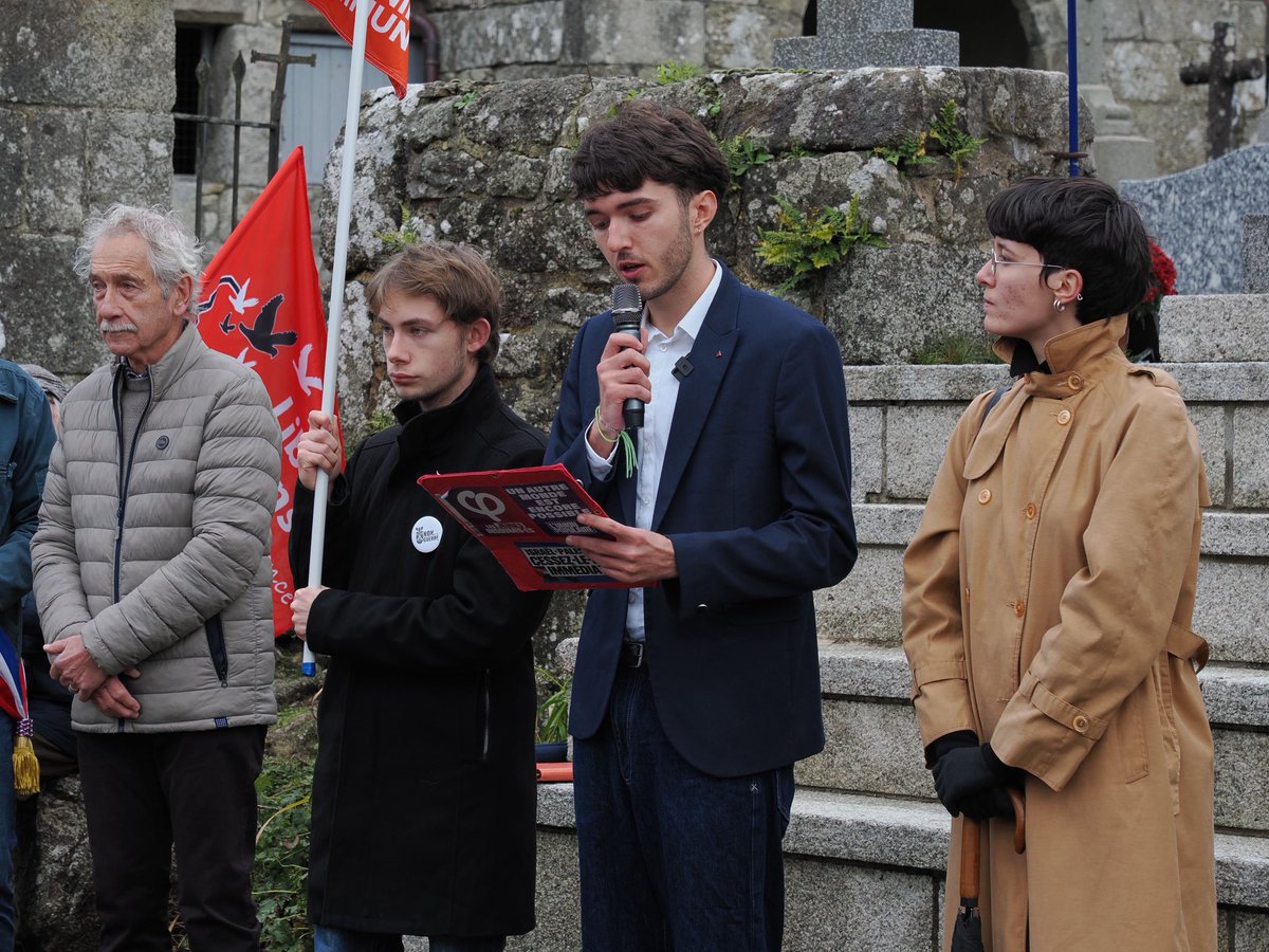 À l’heure où l’extrême droite instrumentalise la mort d’un jeune homme pour déverser sa haine contre La France insoumise, j’utilise quelques photos de ma vie militante pour dire à quel point je suis fier d’avoir rejoint LFI.

Ils ne parviendront jamais à nous faire taire.