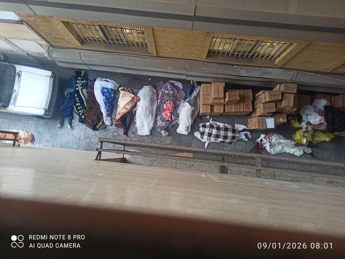 Vahid's tweet photo. تصاویر منتشر شده با شرح 'پیکرهای بی‌جان در #بیمارستان_الغدیر #تهران، صبح جمعه ۱۹ دی'
#Iran https://t.co/9fsgRQBF8F