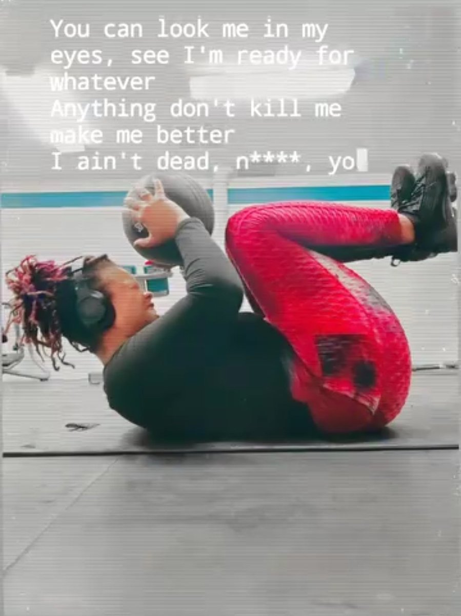 XO4lyfe__'s tweet image. That post-workout glow is a different kind of flex. 💪🏾✨ Choosing to show up for myself every single day because I’m worth the effort. Ready for whatever, better than ever. #SelfCare #GymLife #StrongerEveryDay