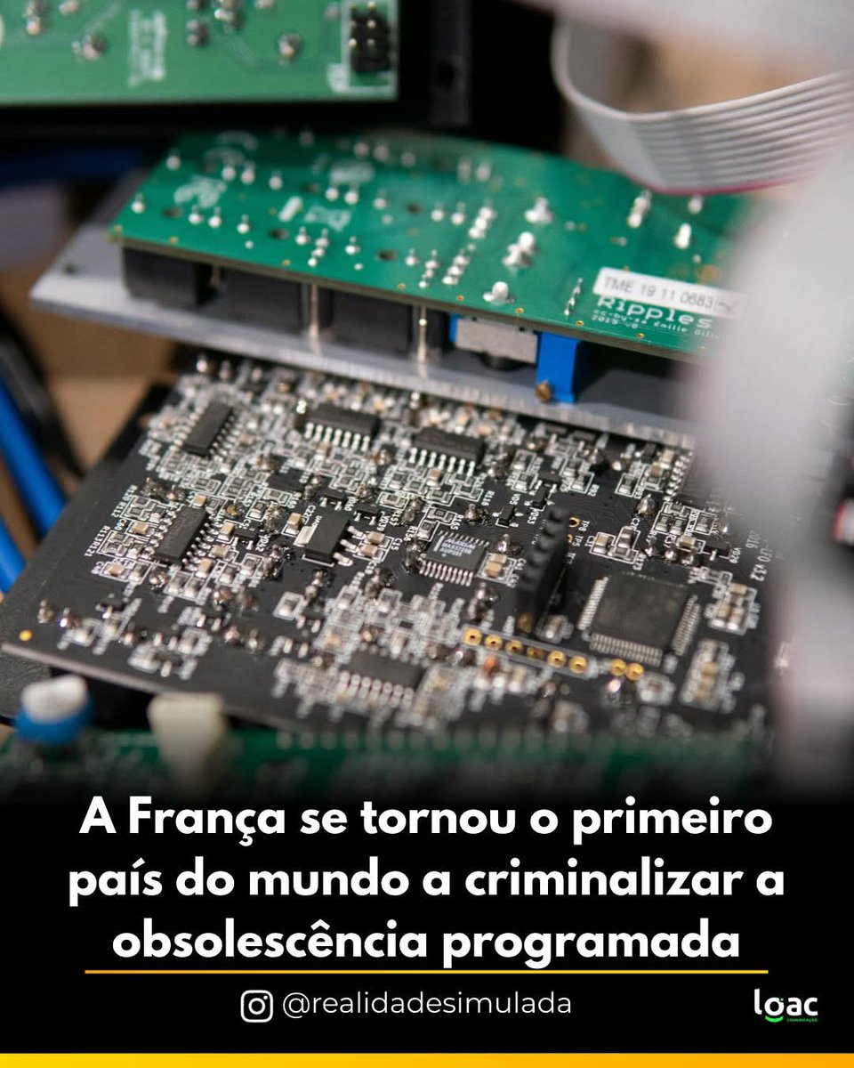 A França se tornou o primeiro país do mundo a criminalizar a obsolescência programada. A medida entrou em vigor em 2015, com a Lei de Transição Energética para o Crescimento Verde.

A legislação define a prática como o uso intencional de técnicas para reduzir a vida útil de