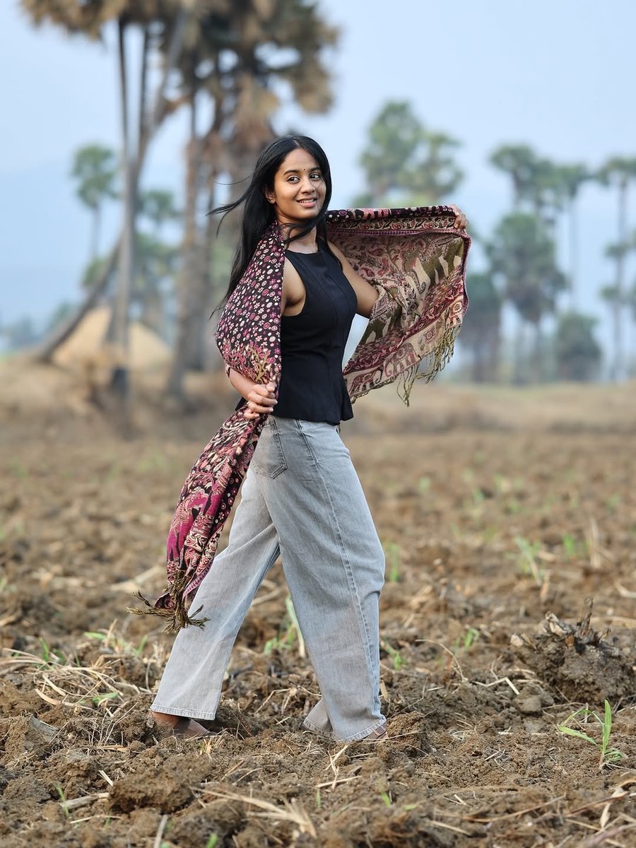 DreamerT96's tweet photo. #Brigda
Nalla kikku ethura dusky katta 😍 https://t.co/vNtjKijazJ
