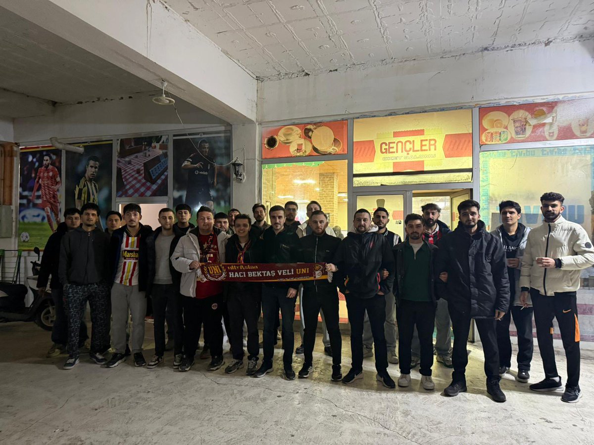 “HADDİNİ AŞMADAN TARİH YAZILMAZ”

GALATASARAY’ımızın Juventus ile mücadelesini mekanımızda hep beraber omuz omuza izledik.

#uAUNINEVŞEHİR
#ultrAslanUNI