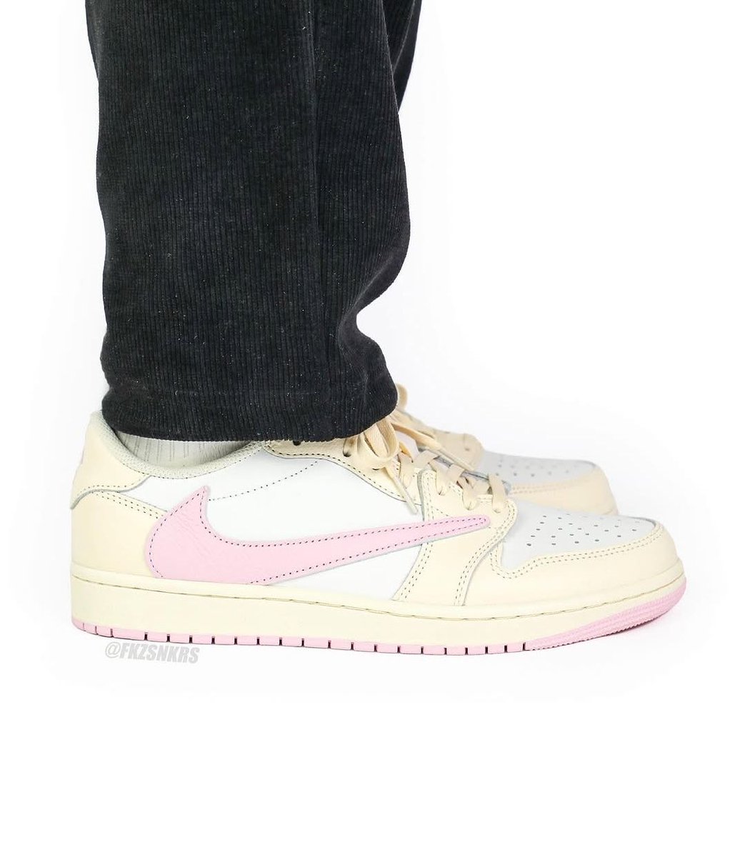 JustFreshKicks tweet media