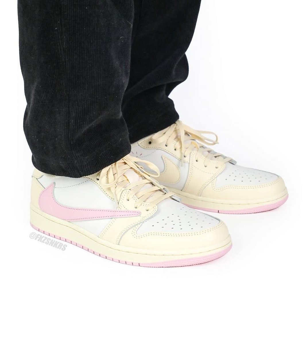 JustFreshKicks tweet media