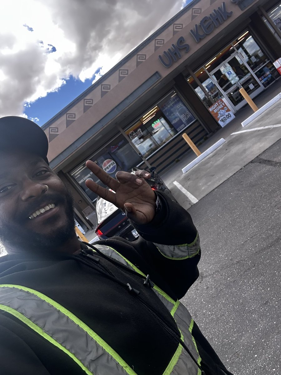 thtguyt's tweet photo. #Day446 ! Apecoin🦍
A Supporting $APE 🐸🐐 A Yoooo
Selfie until ApeCoin hits a all-time high
🤞🏾🫡 #yuga @apecoin Blessings 🐒ApE https://t.co/Hakyrp19M1