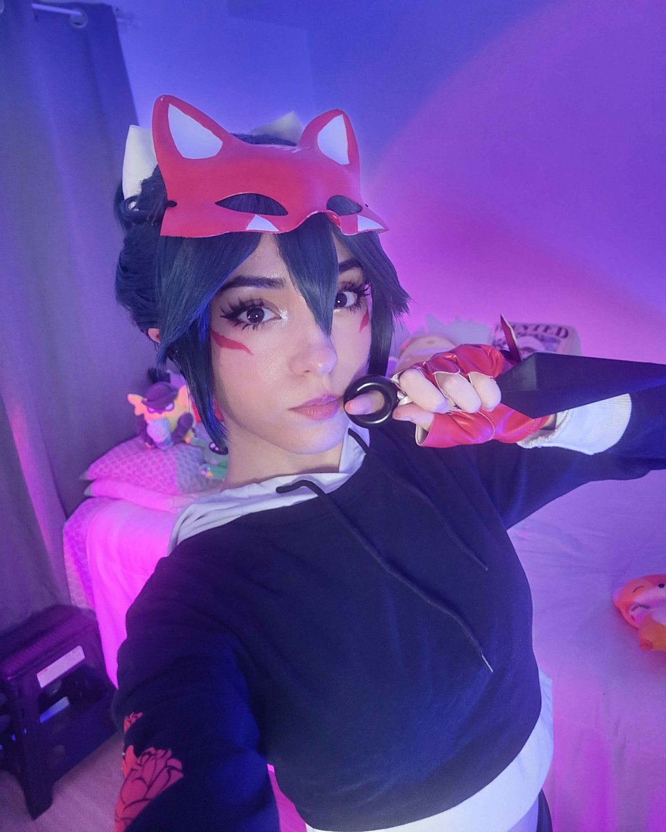 sith_phantom's tweet image. Omw to do more damage than the DPS on your team~