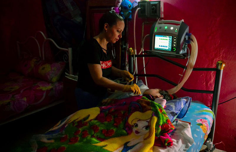 🇺🇸🚫🇨🇺| Aunque Estados Unidos recrudece el cerco económico, Cuba sigue apostando por la vida y la tranquilidad de madres como Aimé y Arianni, que hoy cuentan con garantías para una mejor calidad de vida de sus hijos.

#TumbaElBloqueo #CubaPorLaVida

ℹ️📸 <a href="/ACN_Cuba/">Agencia Cubana de Noticias</a>