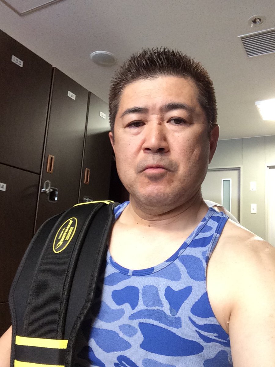 ShinFighter's tweet photo. よく､ヤクザや､社長などに付く女👩を、「 めかけ 」 と言いますが、その男版を､
「 おかけ 」 と､任命いたします😤💢
勝ち上がった男👨､女👩､
問わず､それに便乗してくる奴らですが、ヤクザやサラリーマンに多いですね😅👎
私は今、怒っています
😤💢💪
#おかけ
#めかけ
#人間社会崩壊 https://t.co/YZ3gMFKqZu