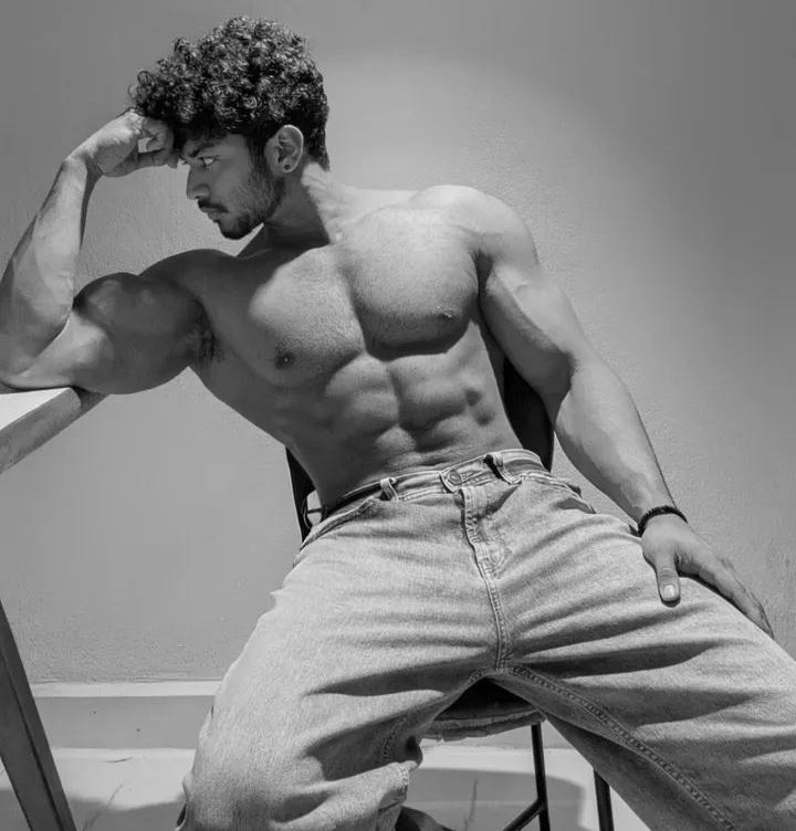 DjMarcoAndre's tweet image. Muscle Fitness Squad 

x.com/DjMarcoAndre

#threadsapp ⬇️

threads.net/@arnico_magazi…

#bluesky #BlueskyApp

bsky.app/profile/uimf.b…

#reddit ⬇️

reddit.com/r/Muscle_Fit_M…

 #fitfam @alphamuscleclub   #Motivation @SexyMaleBodies  #FitnessMotivation #fitnessvids #alpha #muscleflex