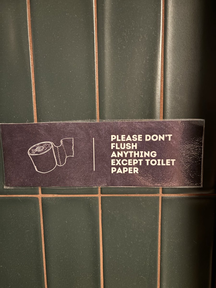 remdotjob's tweet photo. What about my poop? #whenimrightimright https://t.co/YZ8ezpi7tA