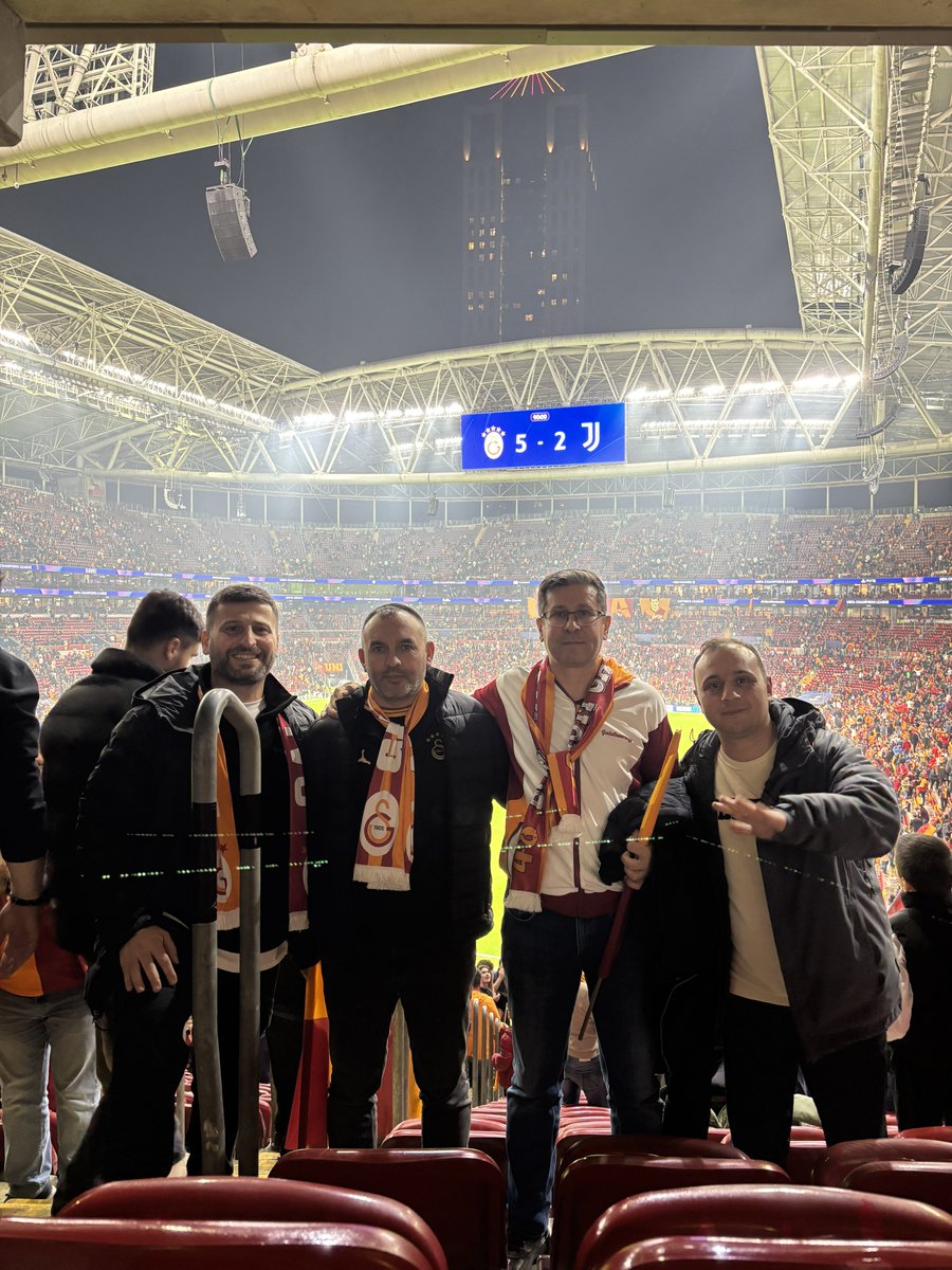 Armi_Bodrum's tweet photo. #GSvJUVE https://t.co/74F5HXAKAK