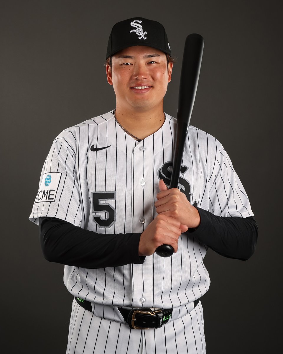 村上宗隆選手 フォトデーでホワイトソックスのユニフォーム姿を初披露