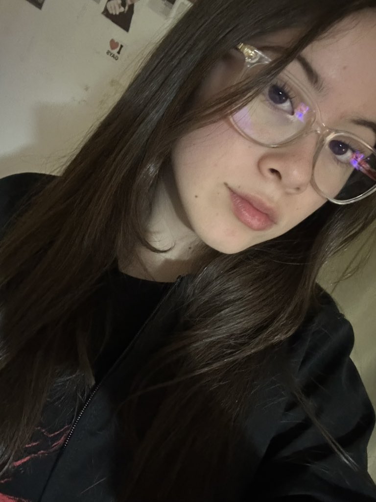 wallsxagu91's tweet image. holaa soy agus (17/🇨🇱) sigo a 1d desde 2020 y mi álbum fav es made in the am, me gusta todas sus canciones pero las q más escucho son never enough y stockholm syndrome, esooop🫶 #integraciondirectioner #onedirection