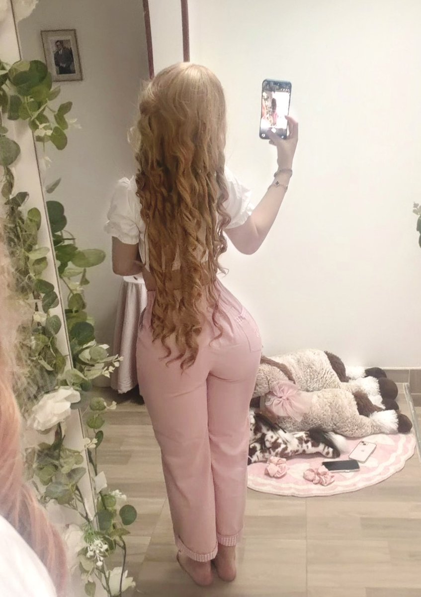 Sarah Sophi tweet media