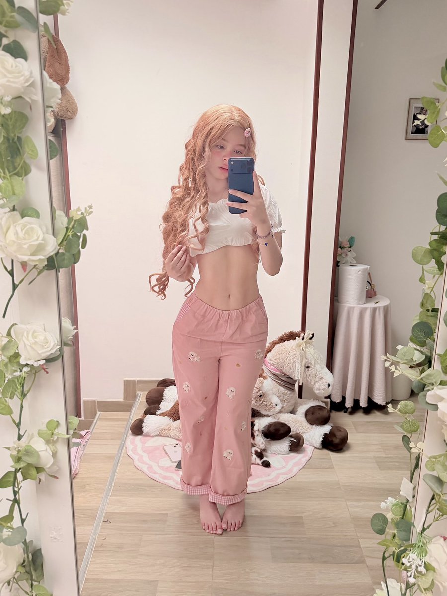 Sarah Sophi tweet media