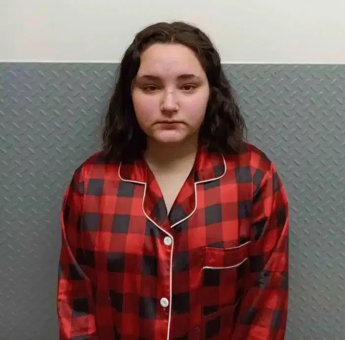 Can you believe this crap😳😳 

An 18-year-old chick from small-town Kentucky straight-up faked a brutal rape in a Walmart bathroom, wasting cops' time and screwing over real victims. 
Autumn L. Tomlin from Munfordville claimed some random dude dragged her into a stall, assaulted