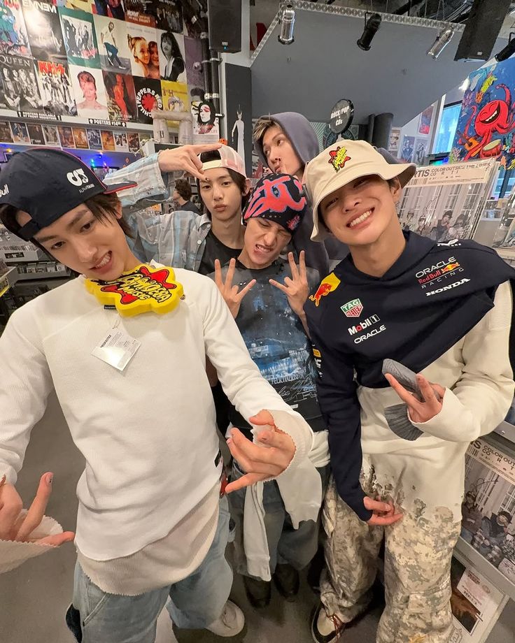 Happy 1 semester 

6HINE WITH CORTIS
#HappyCORTISday
#6MonthsWithCORTIS
#CORTIS #코르티스 <a href="/cortis_bighit/">CORTIS</a>