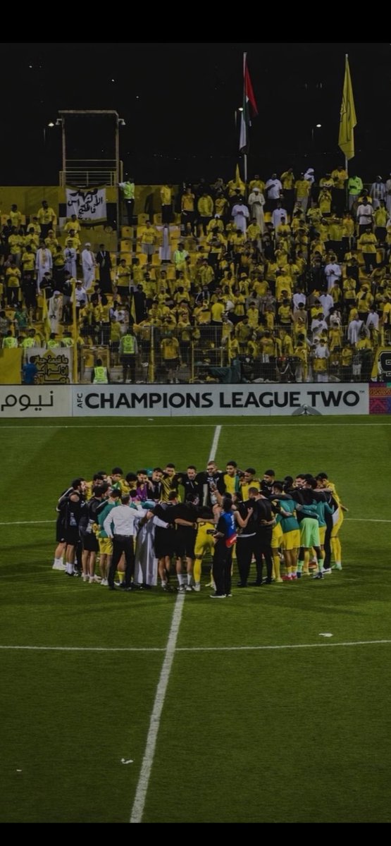 bu_ghaith553's tweet photo. من  أجل البطولة الجمهور أوفى بوعده 💛 🏆 

#الوصل
@AlWaslSC https://t.co/K2hVqSOKuN