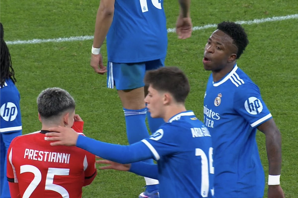 Talk2ZeeZu's tweet photo. 🚨 𝗡𝗘𝗪: Benfica player G. Prestianni called Vinicius Jr a dirty black m0nkěy.

Unacceptable behaviour from the Benfica number #25.

I stand with Vinicius Jr in this difficult moment. 😤

#BENRMA https://t.co/al8FjtZQiN