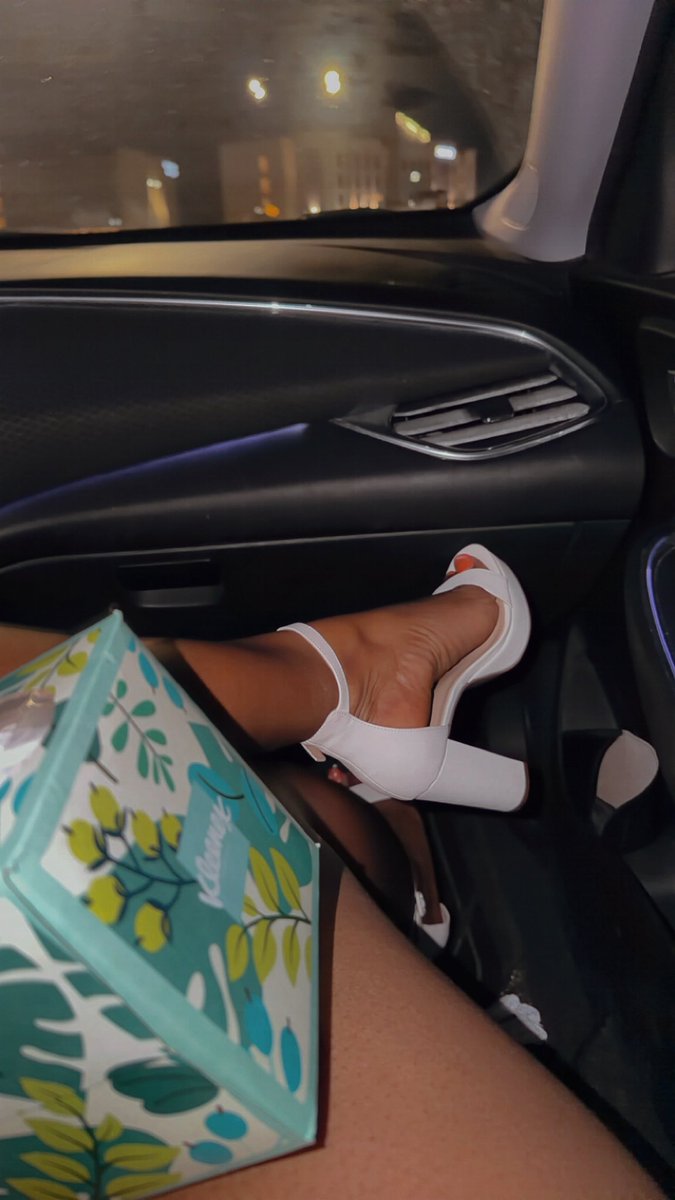 The most perfect arches &amp; soles + allergy szn