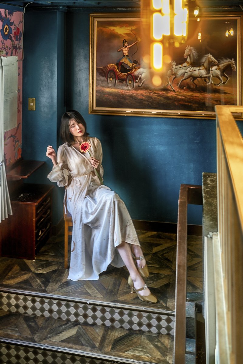 ◸
ガーベラを携えた静止する寓意
◺
<a href="/kin0tu/">木乃つかさ</a>
#lilyphotography #portrait