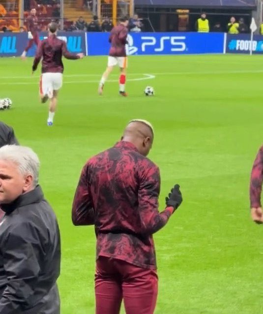 Sen Allah’ın bir lütfusun, iyi ki bizimlesin VO45❤️💛🔥 <a href="/victorosimhen9/">Victor Osimhen</a>